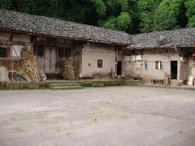 居委会无权强拆房屋，市政府才是违法强拆的责任主体！