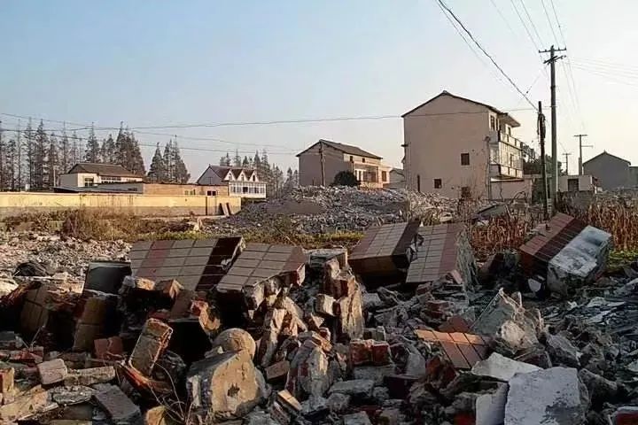 不等当事人的申辩，就强制拆除建筑物？京云律师：程序违法