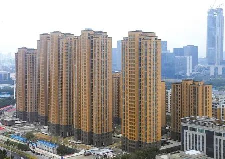 2025年，被称为“拆迁元年”，3类老房子可能“全拆重建”，居民如何应对？